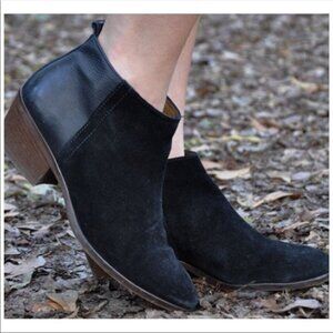 Madewell the Charley black and navy suede ankle boots EUC